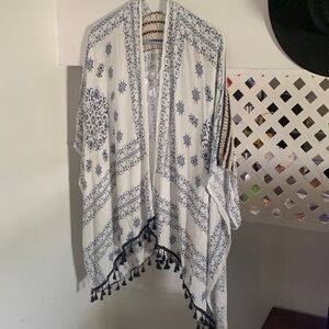 Maurices White and Blue Patterned Kimono